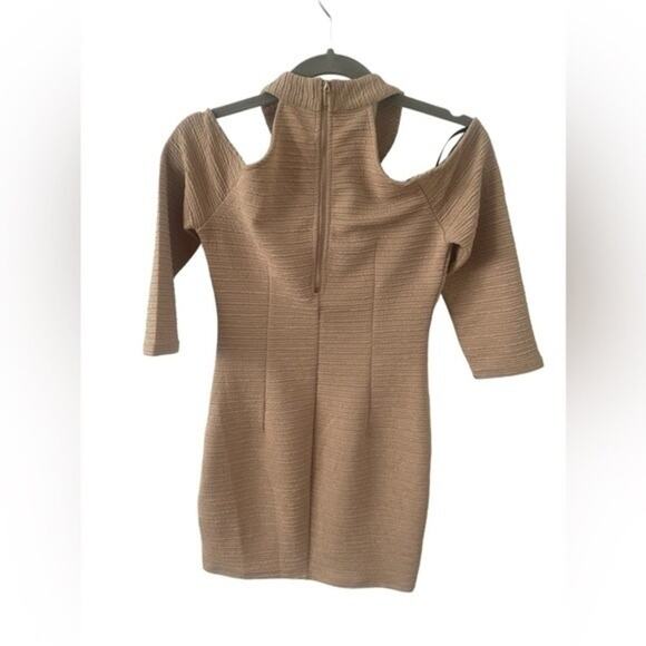Bebe Mini Cocktail Dress Bodycon Cut Out Shoulder Half Sleeve Nude Petite Small - Picture 8 of 10